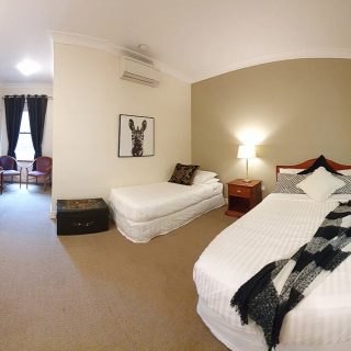 TL Deluxe Room 5 Panorama